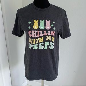 Gildan small chilling with my peeps T-shirt short sleeve gray